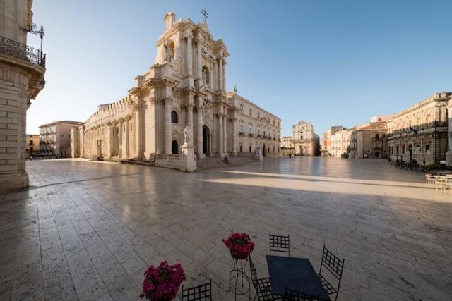 Apartmán Ortigia Charme Piazza Duomo Syracuse Exteriér fotografie